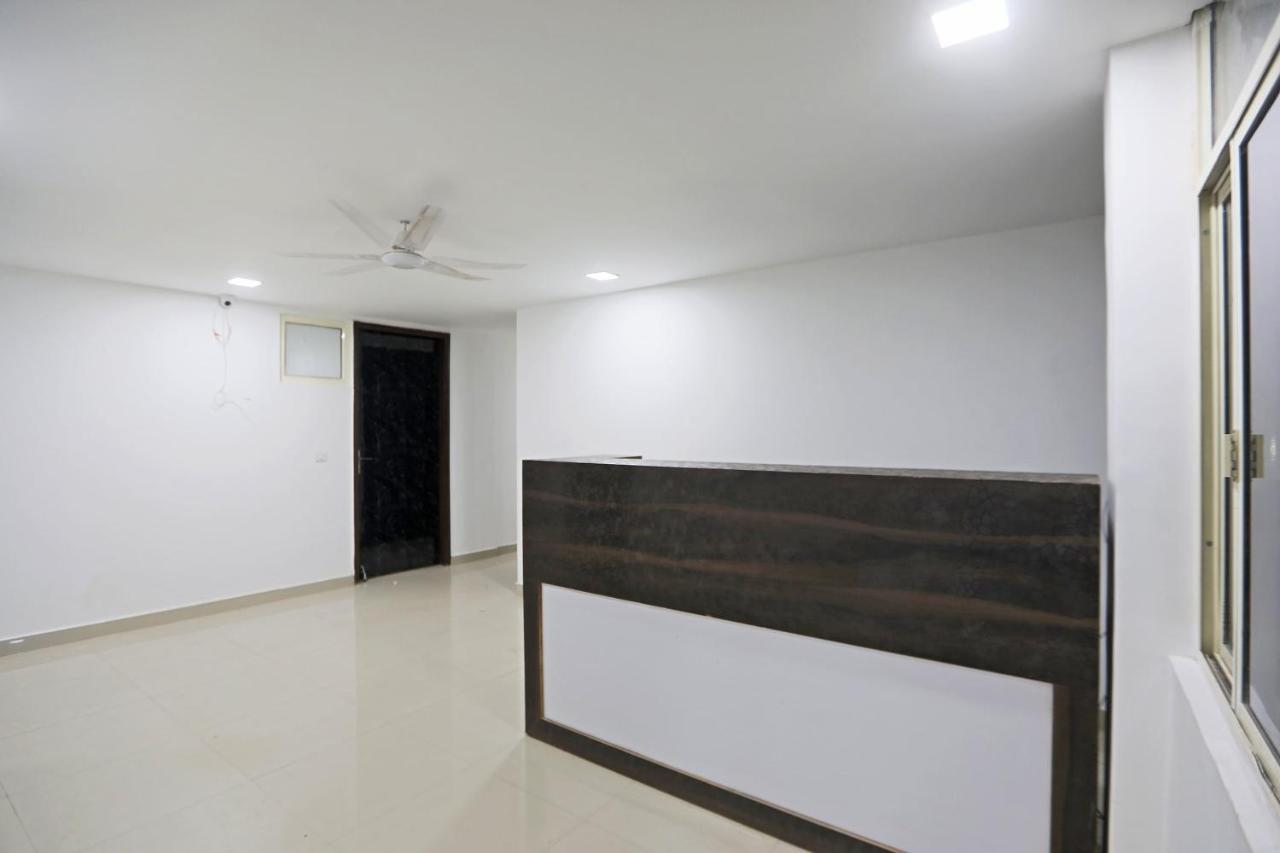 Townhouse South Lawn Hotel Ню Делхи Екстериор снимка