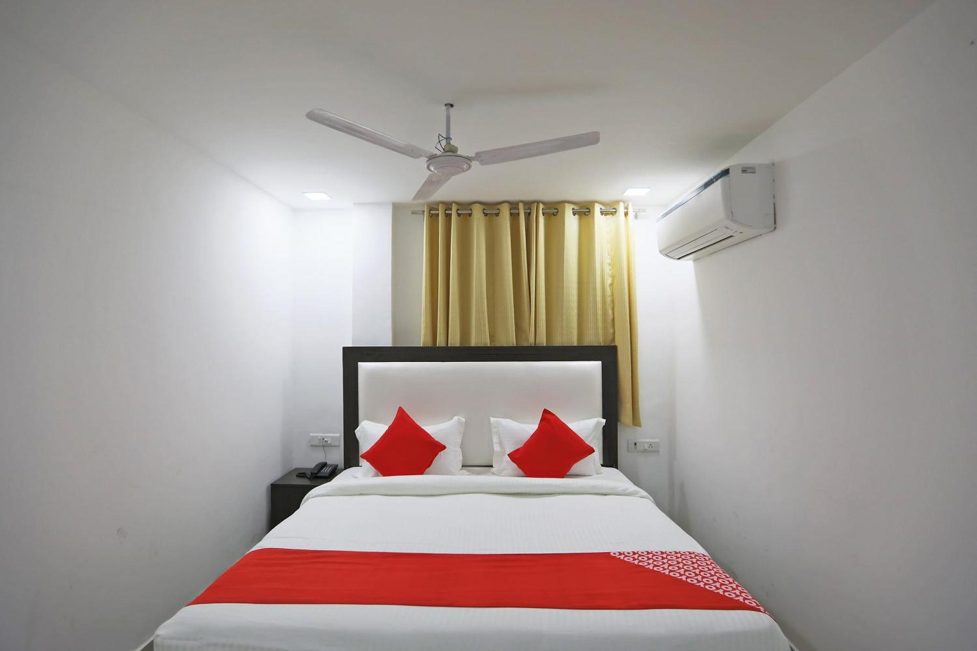 Townhouse South Lawn Hotel Ню Делхи Екстериор снимка