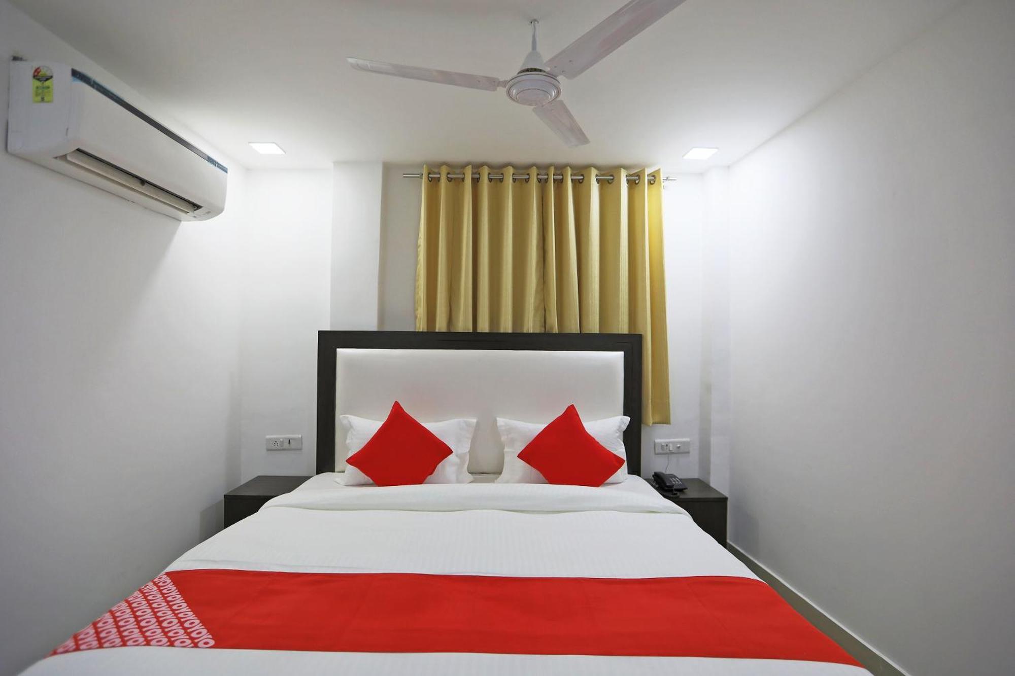 Townhouse South Lawn Hotel Ню Делхи Екстериор снимка